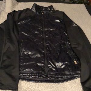 Light weight woman’s north face jacket